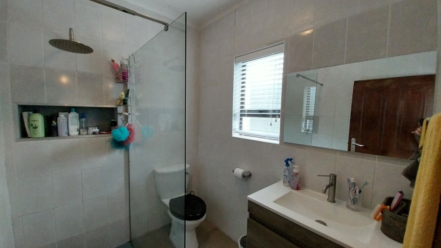To Let 3 Bedroom Property for Rent in D